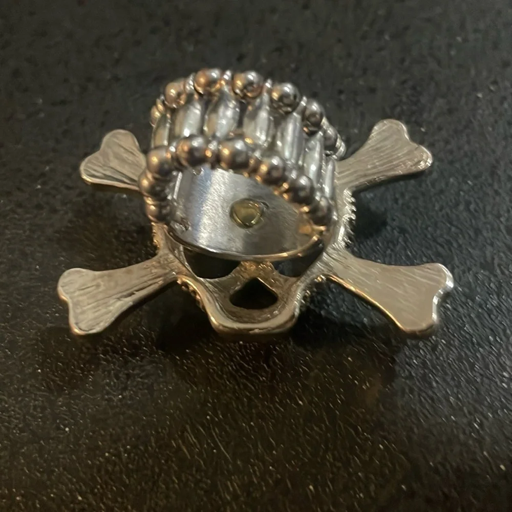 Metal skull and crossbones ring elastic stretch band